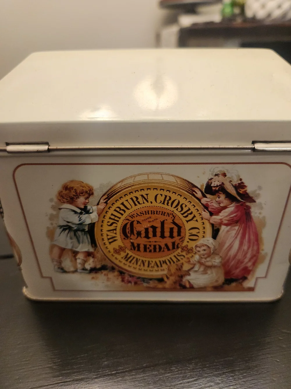 Washburn Gold Medal Vintage-Style White Tin - Decorative Bath & Body Storage
